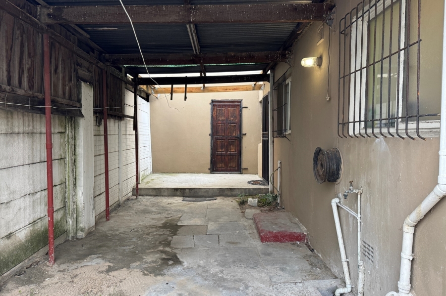 3 Bedroom Property for Sale in Park Village Western Cape
